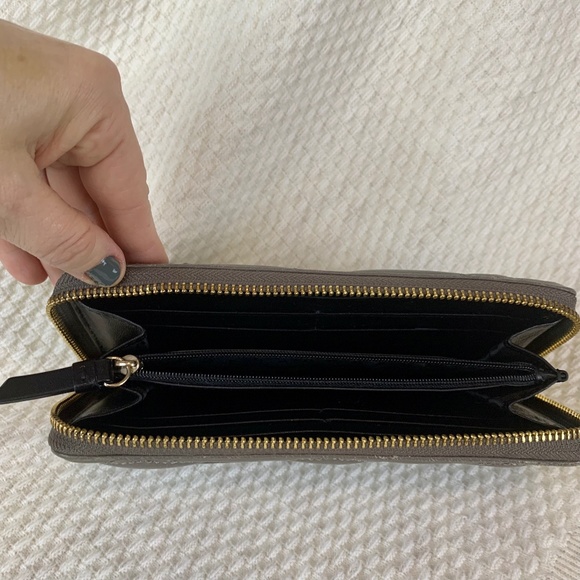 DKNY Taupe Diamond- Quilted Leather Wallet - Picture 5 of 10